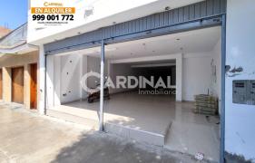 Fachada de local comercial en avenida de alto tránsito