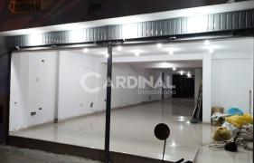 Fachada - vista nocturna